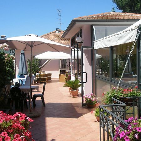 ספולטו Hotel Athena מראה חיצוני תמונה