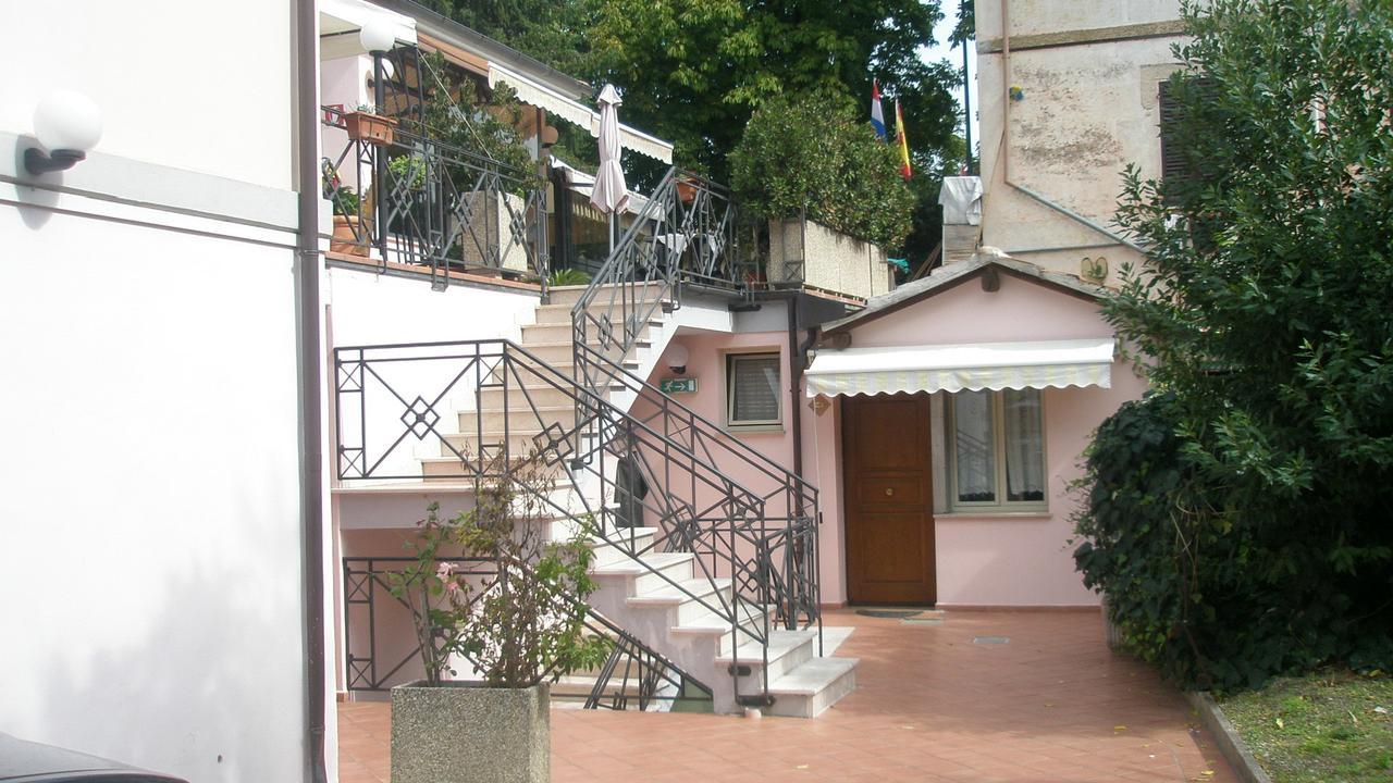 ספולטו Hotel Athena מראה חיצוני תמונה