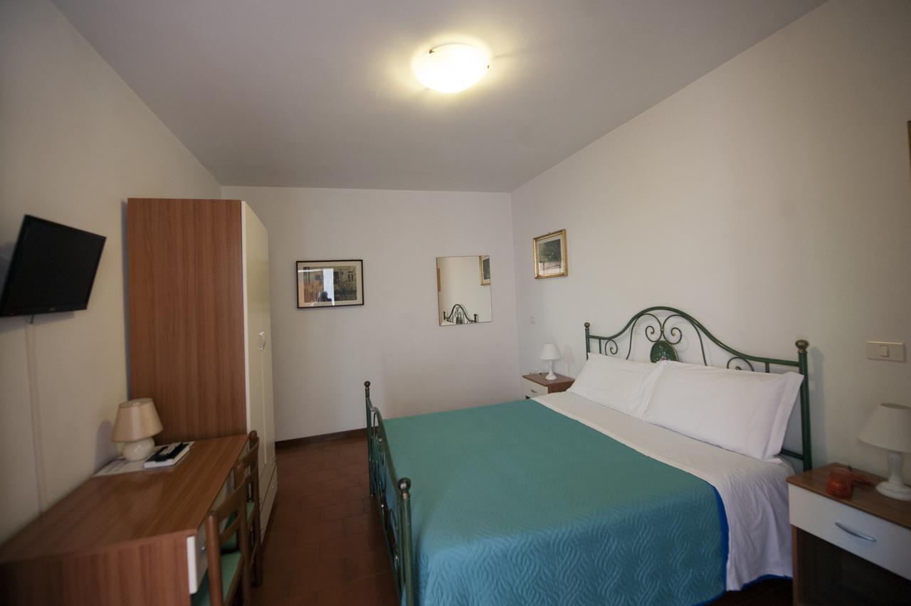ספולטו Hotel Athena מראה חיצוני תמונה