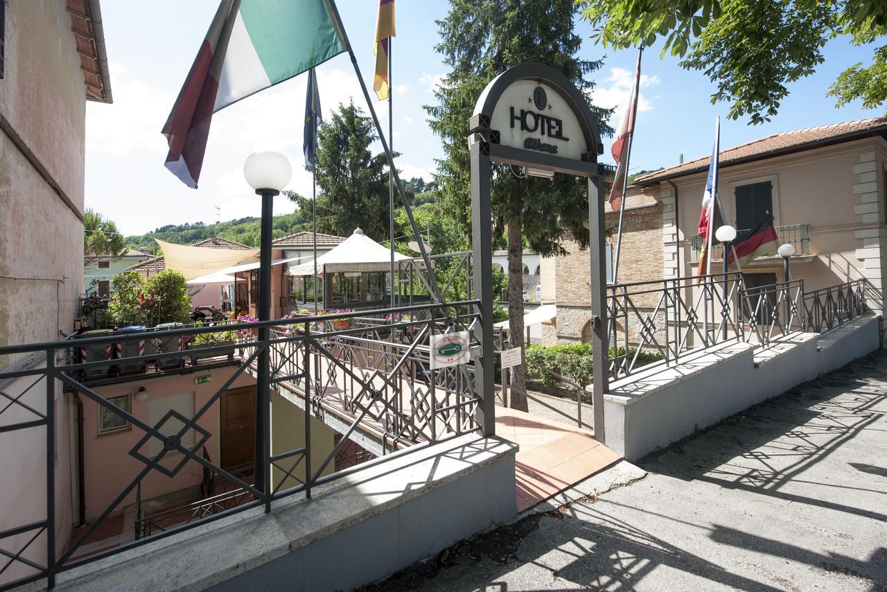 ספולטו Hotel Athena מראה חיצוני תמונה