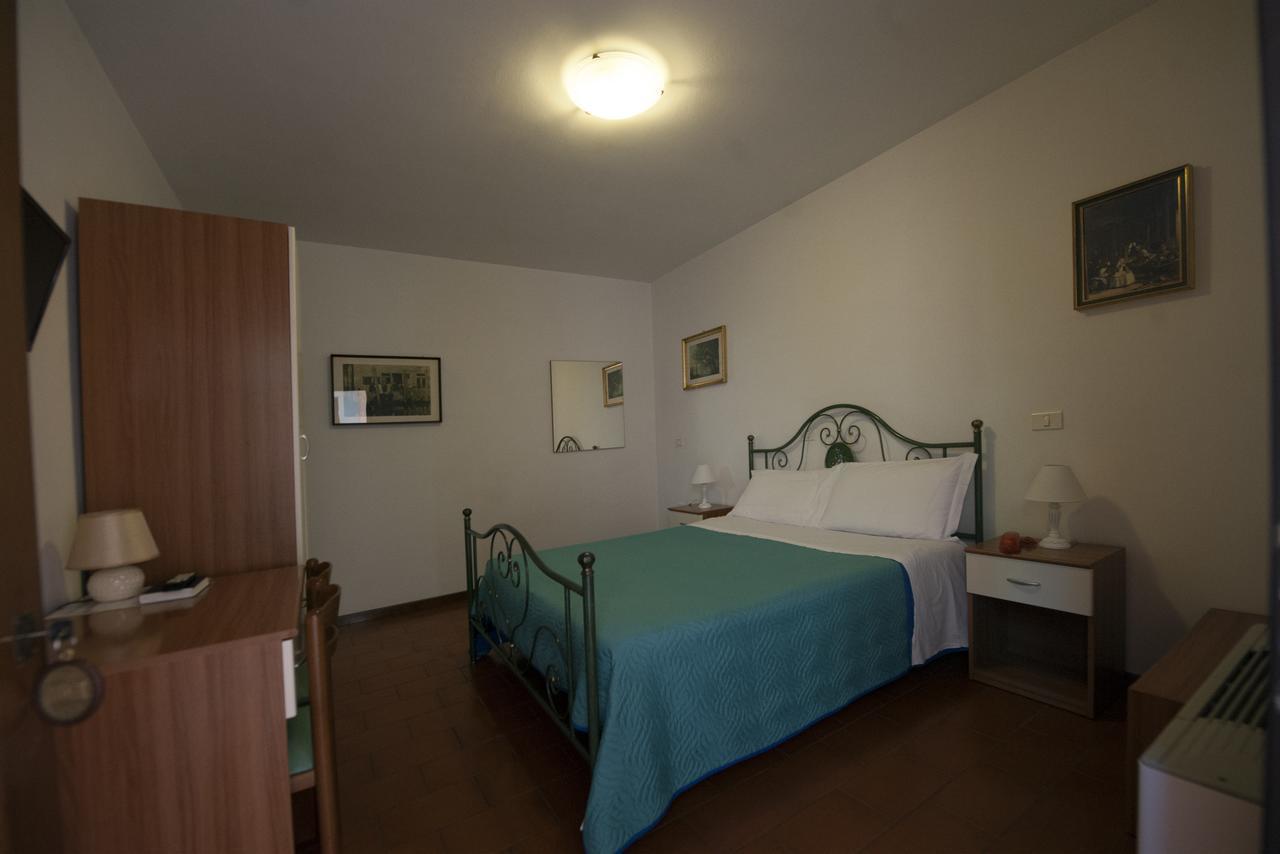 ספולטו Hotel Athena מראה חיצוני תמונה