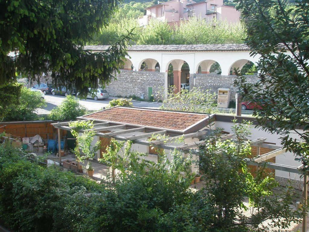 ספולטו Hotel Athena מראה חיצוני תמונה